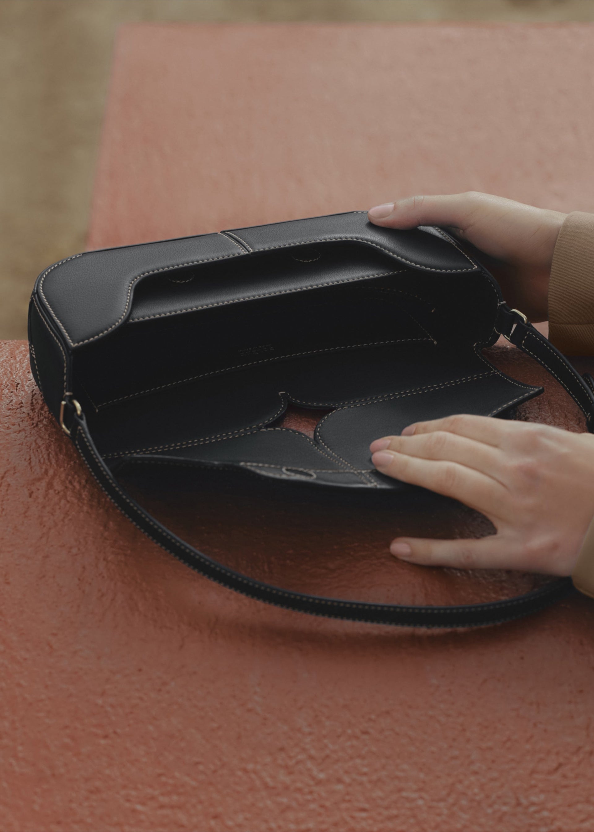 Osmo - Noir Lisse Coutures Écrues