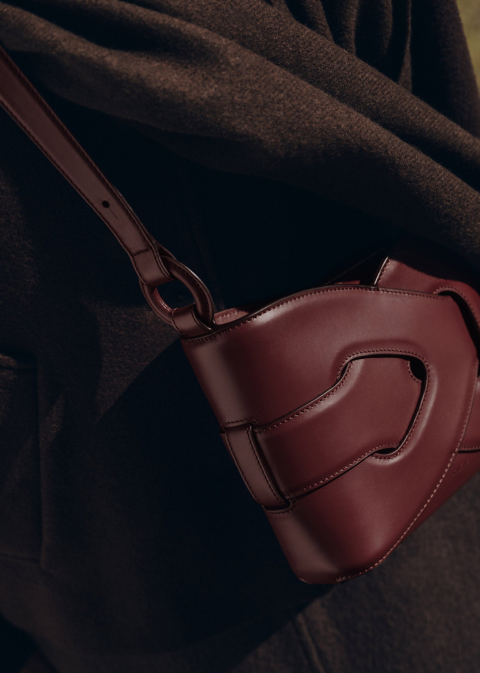 Nodde - Cerise Noir Lisse