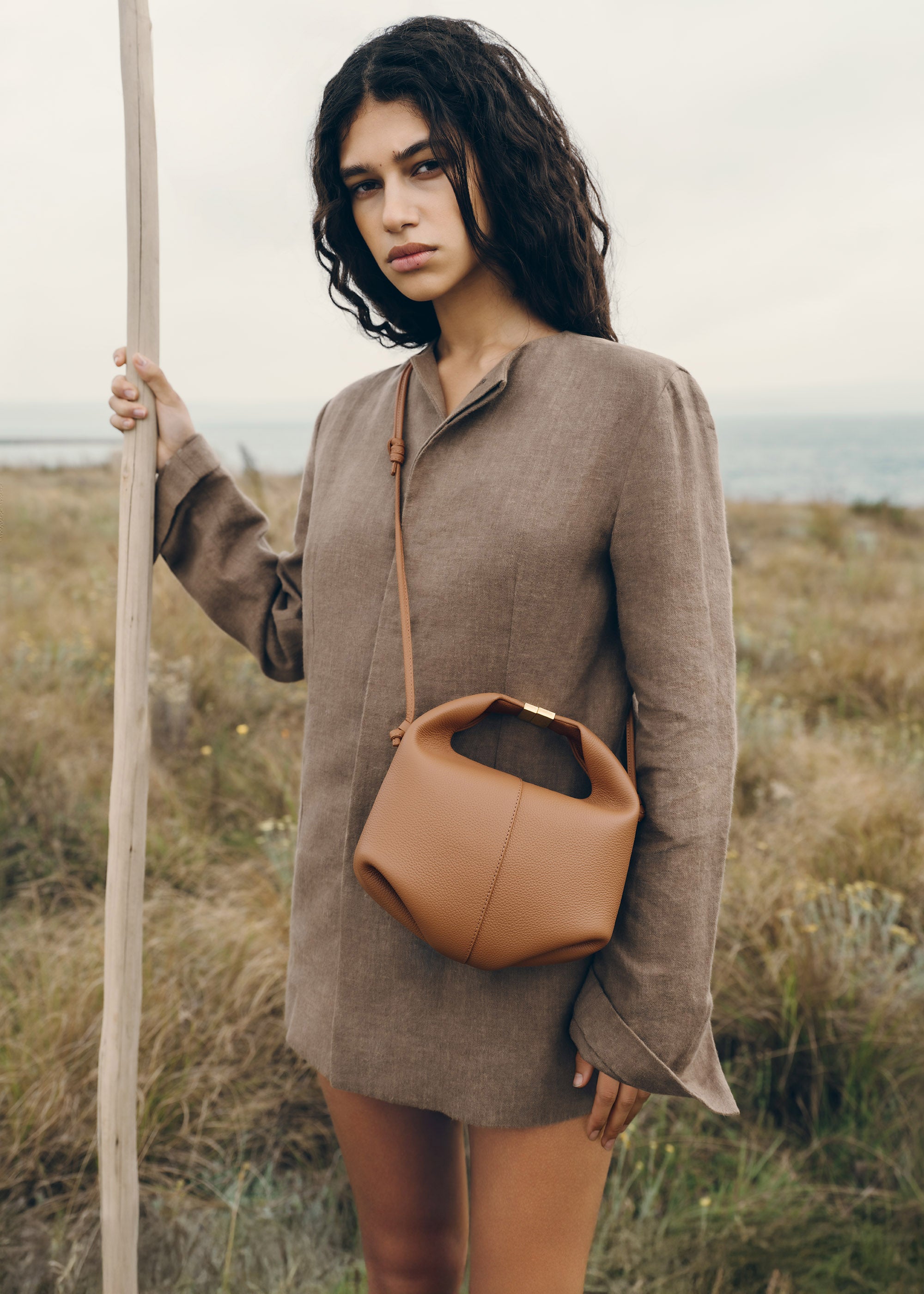 POLÈNE ブラウンレザー ショルダーバッグ Polène | Bag - Béri - Textured Camel – Polène CA