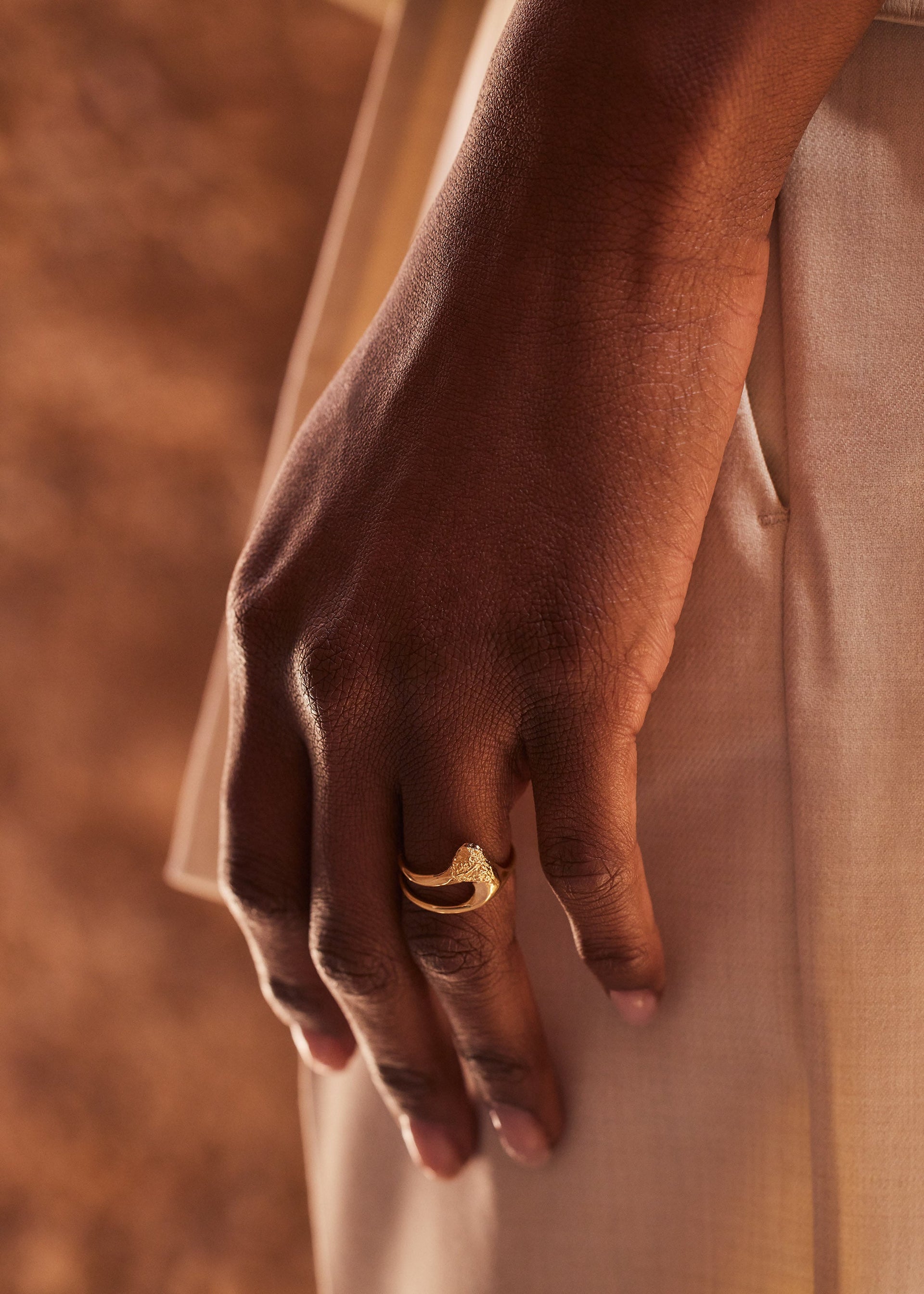 Bague Fine Eroz​ - Dorée à l’or 24 carats​