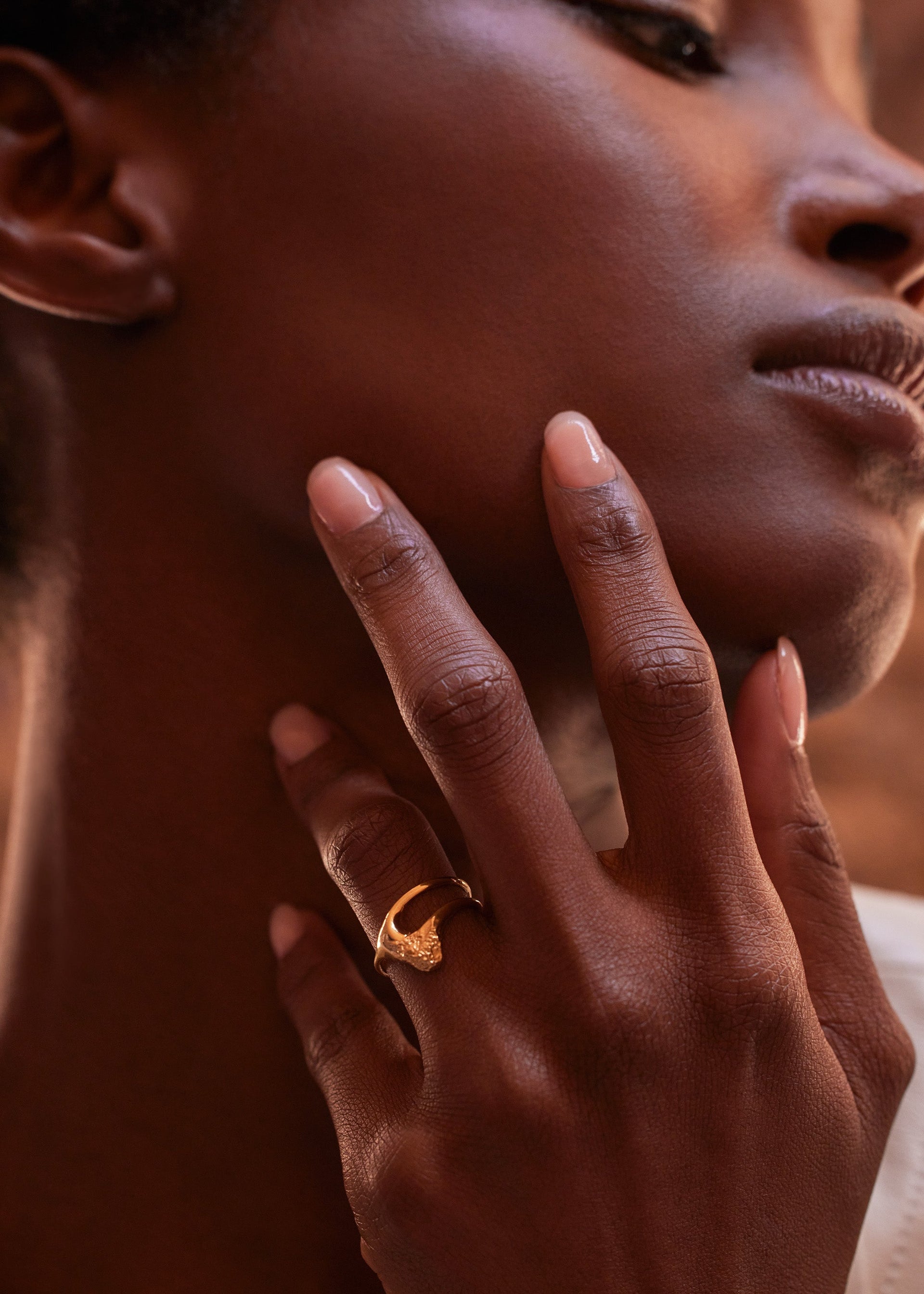 Bague Fine Eroz​ - Dorée à l’or 24 carats​