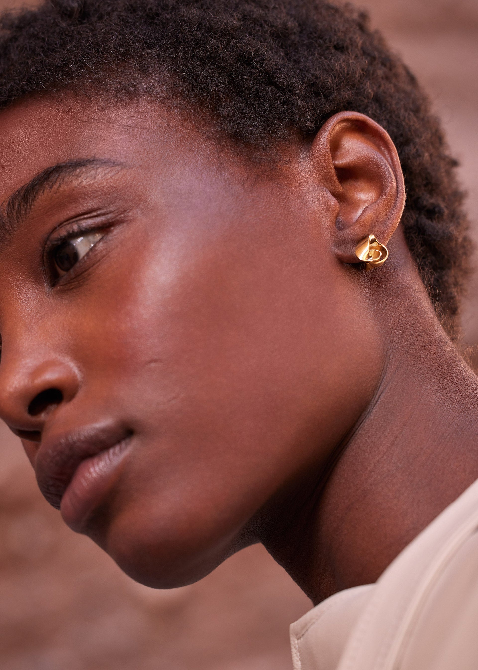 Puces d’oreilles Éole​ - Dorée à l’or 24 carats